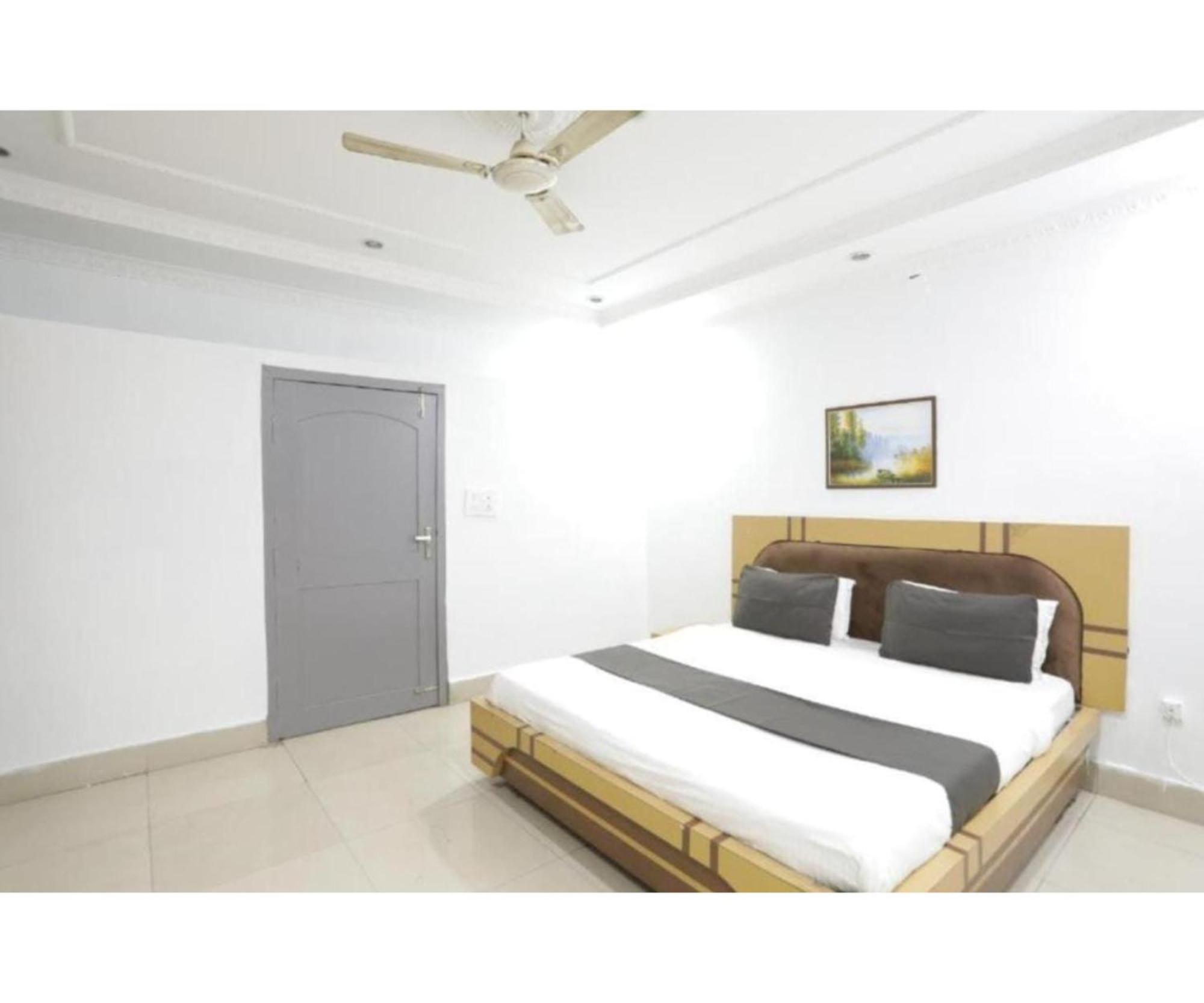 Day S Inn Luxury Stay Near Care Hospital In Budget Friendly Price Best Seller Bhubaneswar Ngoại thất bức ảnh